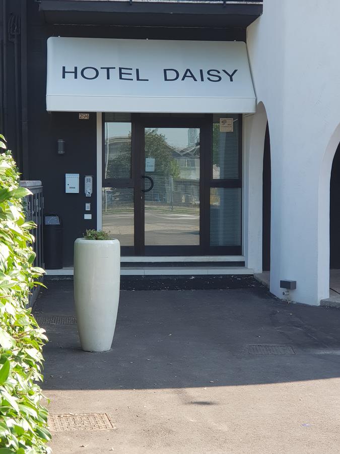 Hotel Daisy سان جيوفانّي لوباتوتو المظهر الخارجي الصورة